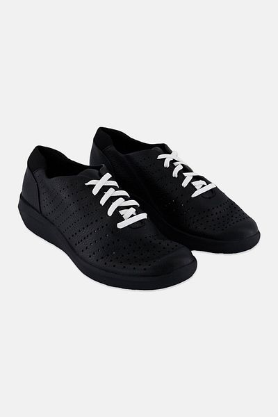 CLARKS Women Kayleigh Aster Standard Fit Lace Up Shoes, Black