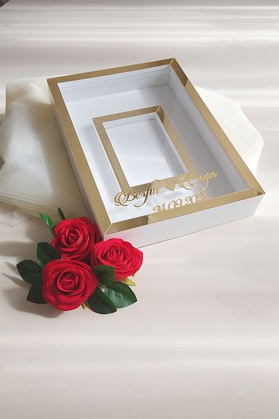 hobicehayaller Rama de memorie de 25x35 cm cu sectiune foto cu nume! Noi cutii de trandafiri la modă! Design de flori de promisiune!