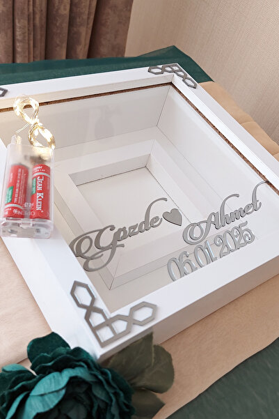 Verda Çerçeve 25x25 Cm Ledli Fotoğraf Bölümlü Isimli Beyaz-klasik(FÜME) Anı Ç...