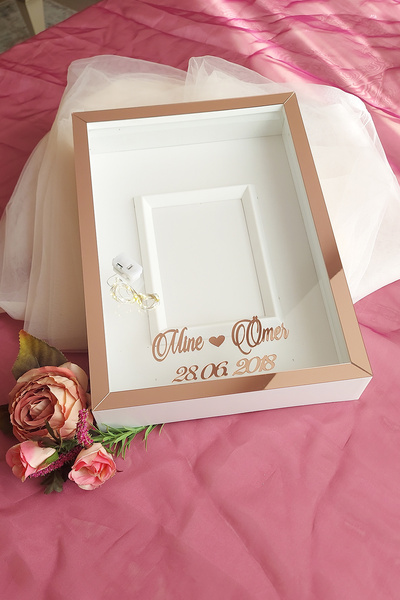 hobicehayaller Κορνίζα αναμνηστικών αντικειμένων 25x35 με όνομα και LED και τ...