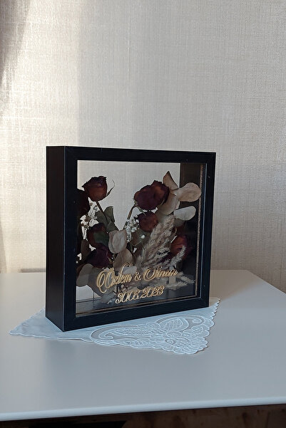 Verda Çerçeve İsimli 25x25 Cm Çift Yönlü Derin Gül Çerçevesi! Gelin Buketi Çe...