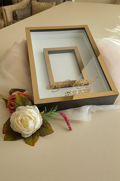 hobicehayaller Rama de memorie de 25x35 cm cu sectiune foto cu nume! Noi cutii de trandafiri la modă! Design de flori de promisiune!