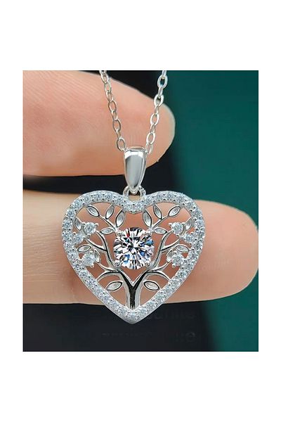 OEM Heart necklace with moissanite diamonds