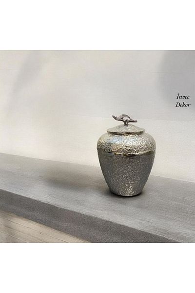 Invee 32 cm Cast Aluminum Silver Vase with Lid