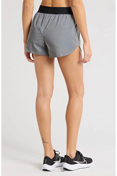 Nike Run Division 3in Reflective Womens Running Shorts Reflektörlü Gri Simli Kadın Koşu Şortu