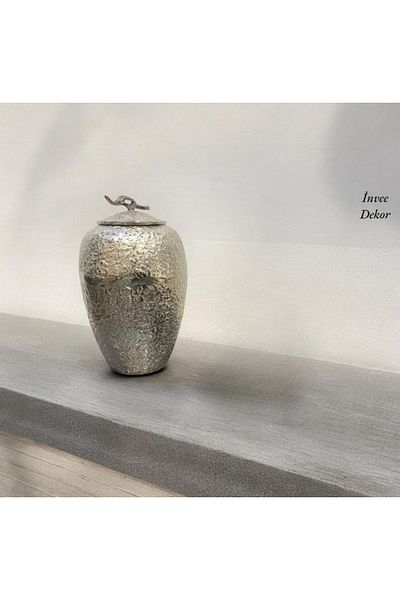 Invee 40 cm Cast Aluminum Silver Vase with Lid
