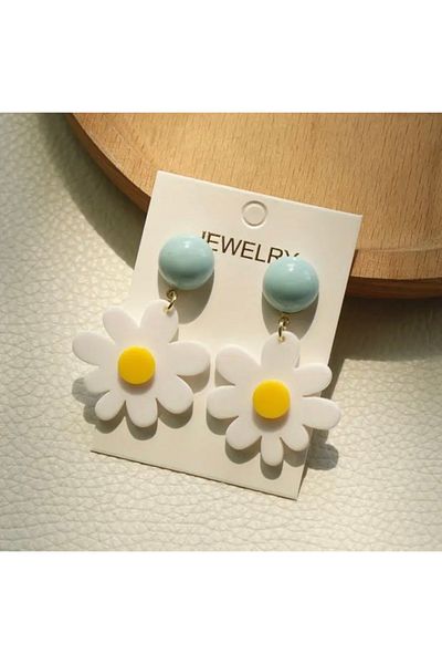Accessories أقراط نسائية أنيقة بتصميم زهرة الأقحوان البيضاء من فانيليا أفينيو، متدلية رعوية للاستخدام اليومي