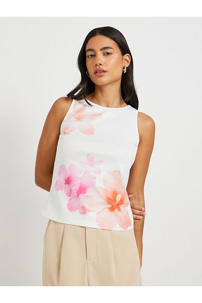 Styli Floral Print Sleeveless Round Neck Top