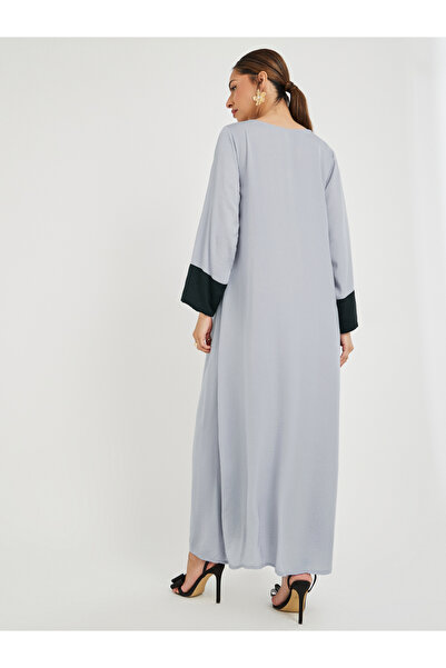 Styli Color Block V Neck Jalabiya with Lace Trim
