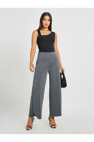 Styli Pin Tuck Detail Slit Hem Straight Knit Pants