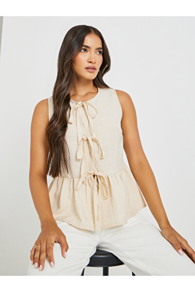 Styli بلوزة منقوشة بدون أكمام مع تفاصيل ربطة عنق