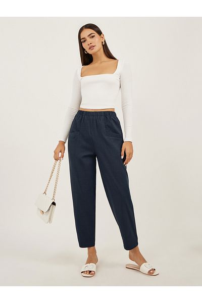 Styli Solid Cropped Tapered Fit Pants with Baggy Pockets