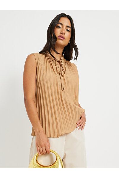 Styli بلوزة مطوية بدون أكمام برباط حول الرقبة