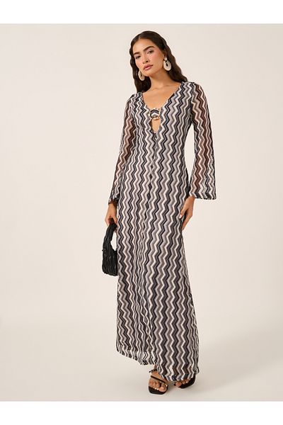 Styli Chevron Design Cut Out Detail Shift Maxi Dress