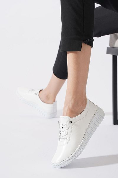 Moda Pie Дамски обувки Metase Sole Sewn от естествена кожа, бели