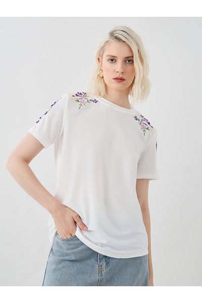 Styli Embroidered Round Neck Short Sleeve T-Shirt