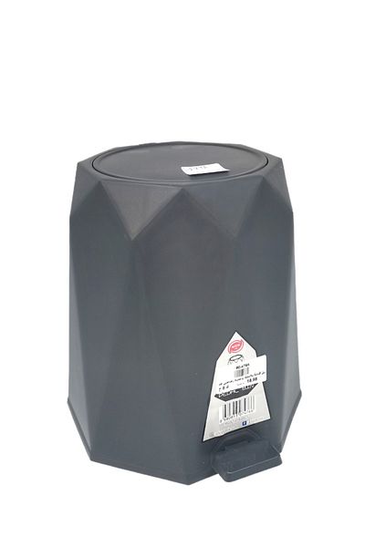 Living Plastic trash can with a lid and pedal, 20 cm wide and 27 cm high, gray color.