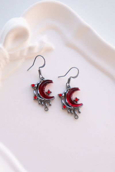 EFBUTİK Black Red Crown Moon Melting Imported Earrings