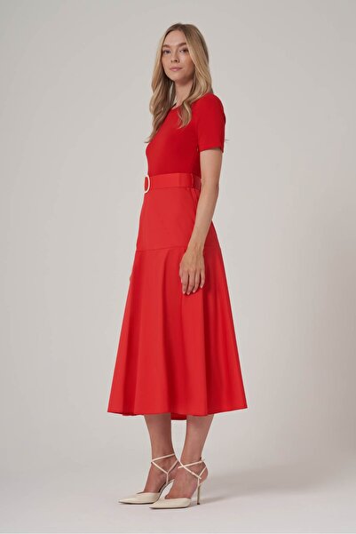 UTOPIAN Geniş Yaka Kemerli Elbise