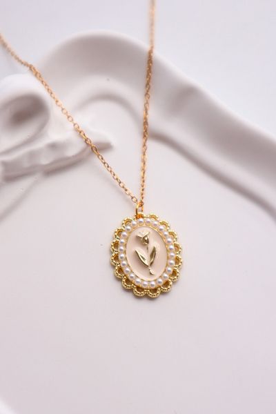 EFBUTİK Gold Color Chain with Cream Pearl Tulip Imported Necklace