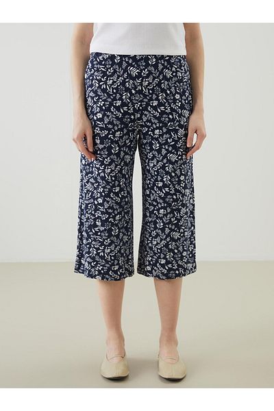 LC Waikiki Standard Mold Viscose Blended Single Jersey Fabric Women's Capri