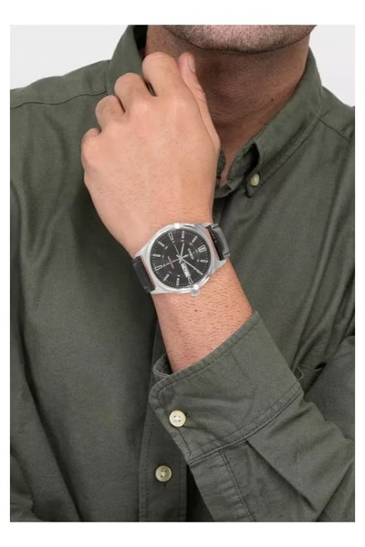 Casio Men's Leather Analog Wrist Watch