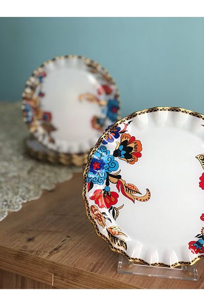 B&M White Flower Curved Cake Plate 6 Pieces