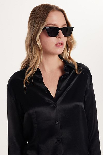 Tudors Cămașă neagră din satin, cu mânecă lungă, cu mânecă lungă, slim fit