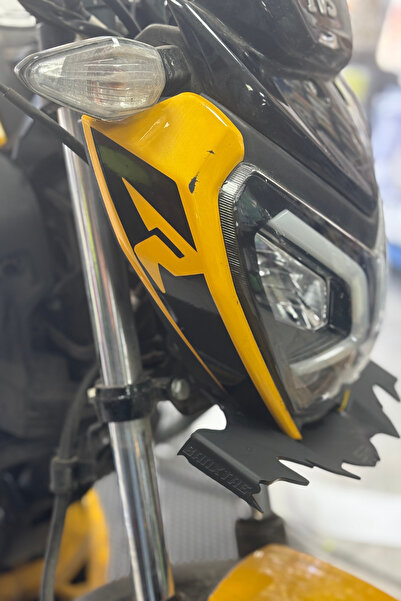 Banxtre TVS Raider için Siyah R Logolu Far Kaşı Sticker Etiket (Sağ ve Sol)