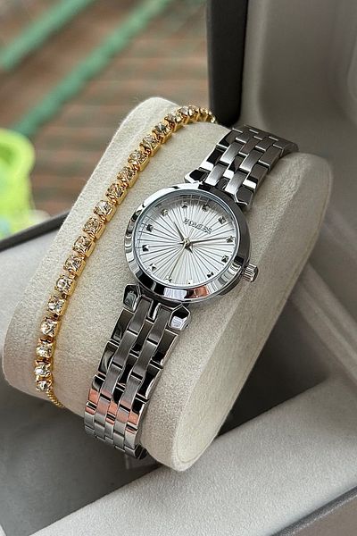 Homies Women Wrist Watch Small Case Gift Box with Bracelet Gift for Special Occasions.Hm7373S01
