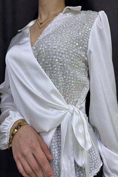 thesunfyre ΓΥΝΑΙΚΕΙΑ Σατέν μπλούζα με λαιμόκοψη V, ελαστικό μανίκι, ημι-παγιέτες, κορδόνι στο πλάι και λεπτή εφαρμογή