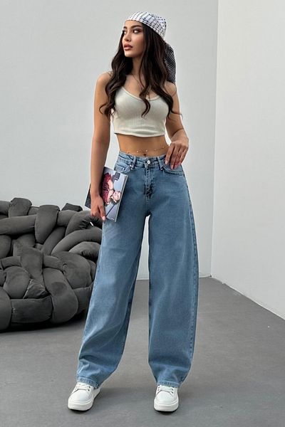 BİKELİFE Hellblaue, locker sitzende, bequeme Baggy-Jeanshose mit weitem Bein für Damen