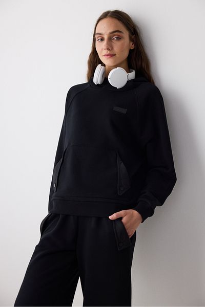Penti Schwarzes Marita-Sweatshirt mit Steppdetail – Saude-Kollektion