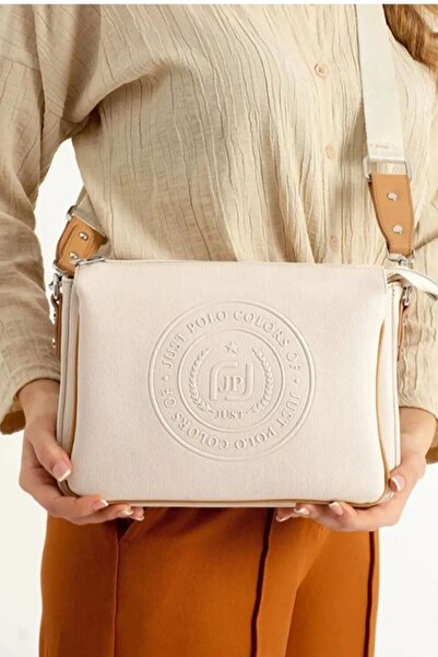 Just Polo حقيبة كروس نسائية منقوشة من العلامة التجارية Arma