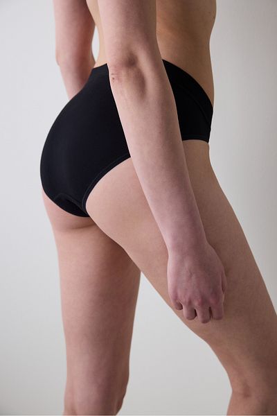 Penti Μαύρο εσώρουχο Collagen French Cut