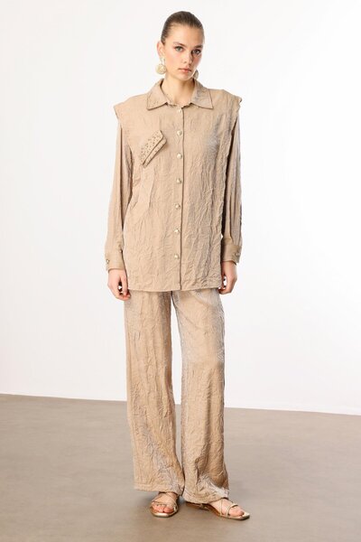 Moda İlgi Modailgi Omuzları Havalı Dikiş Detaylı Cep Kapağı İncili Düğme Kapamalı Gömlek Camel