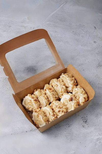 Lutfuzade Baklava Turkish delight with Kinder covered with hazelnuts - Lutfi Zadeh Baklava