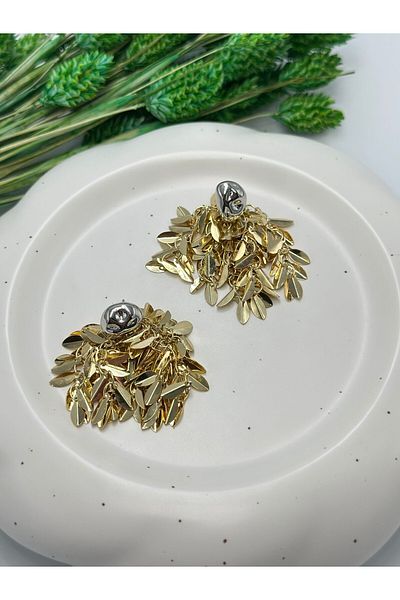 MyladyAccessoriess Double Color and Dangle Leaf Detail Earrings