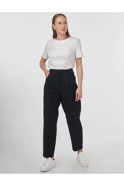 Kayra Seersucker Carrot Cut Trousers Black
