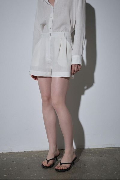 Suud Collection Λευκό 100% λινό Nora πλισέ σορτς