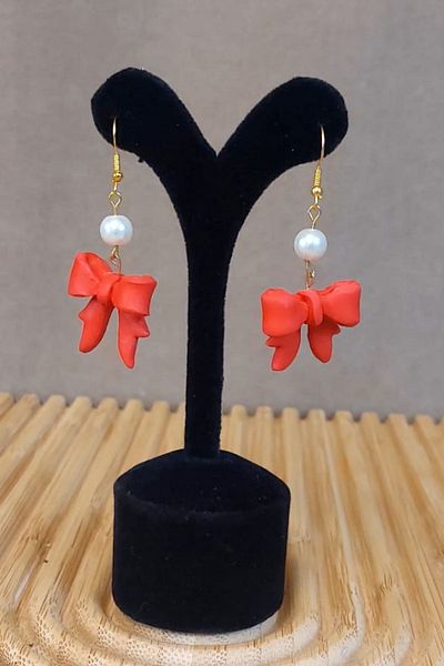 Uretti - Hatice 4962 Handmade Pearl Detailed Polymer Clay Bow Earrings
