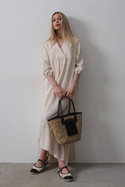 Butik Rochie oversize cu decolteu în V în dungi - bej