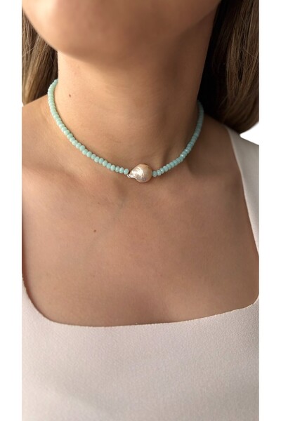 By Saadet Özkanlı Kadın Kadın Beyaz Mavi Kristalli Barok Incisi Kolye