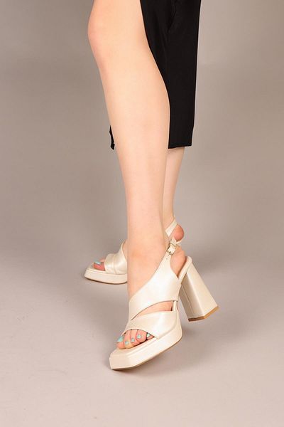 Birikon Cinnar Verev Strappy Platform Heeled Shoes