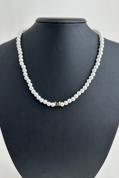 Modex Butterfly Figured Row of White Pearl Necklace (32cm)