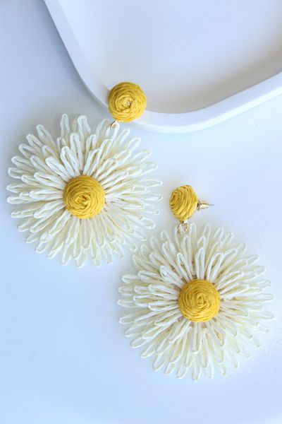 Leo'Stone New Season Large Straw Daisy Design Summer Lightweight Women's Earrings