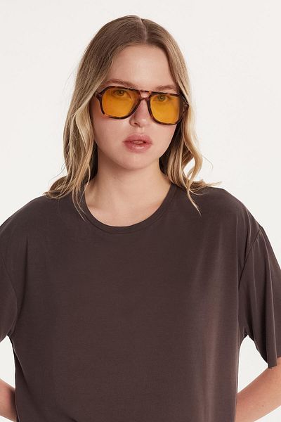 Tudors Tricou de bază maro pentru femei, din țesătură modală, cu croiala relaxată