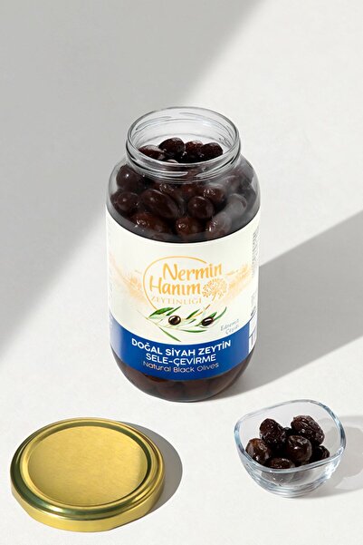 Nermin Hanım Zeytinliği Edremit Siyah Sele Çevirme Zeytin (950 gr)