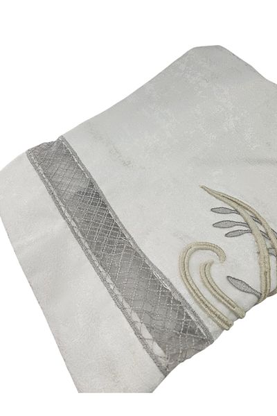 KÜBRAHOME'S Zebra Casa Tiara Anglez Table Cover 160X260 cm Ecru-Silver