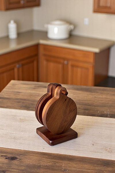 Mirilliahome 4-Piece Acacia Stand Coasters & Trivets